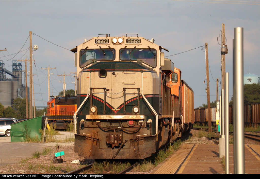 BNSF 9669